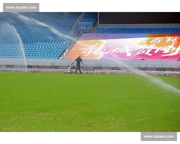 五机编队掠过苏超赛场!国产飞机硬核助威点燃主场 五机编队掠过苏超赛场!国产飞机硬核助威点燃主场